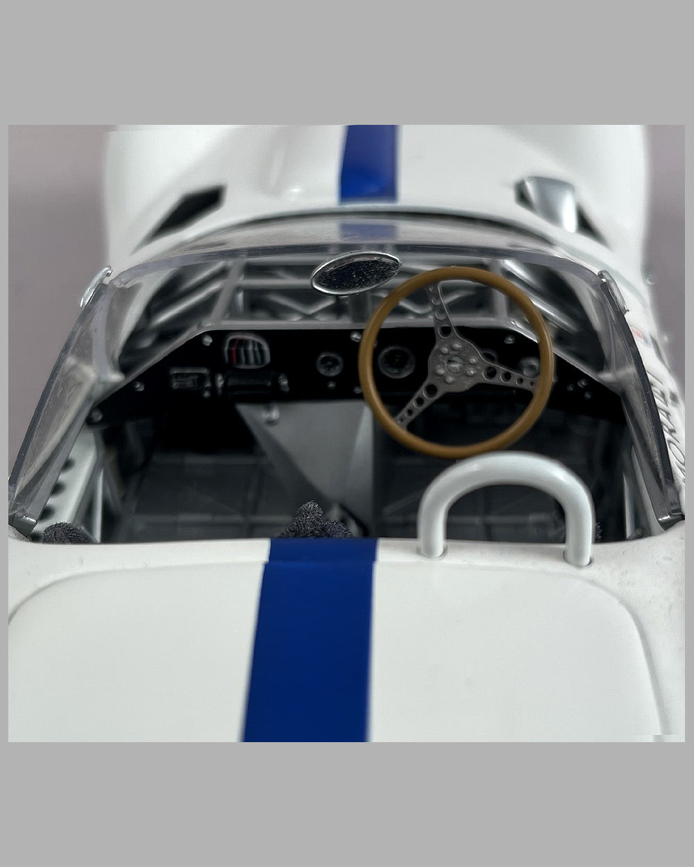 1960 Maserati Tipo 61 model by Minichamps 5