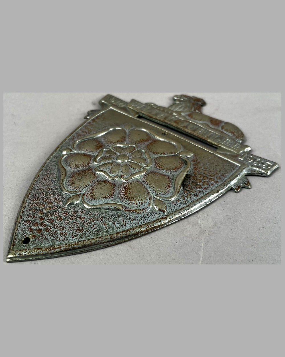 Silver Jubilee, 1910-1935 dash plaque or grill badge 2