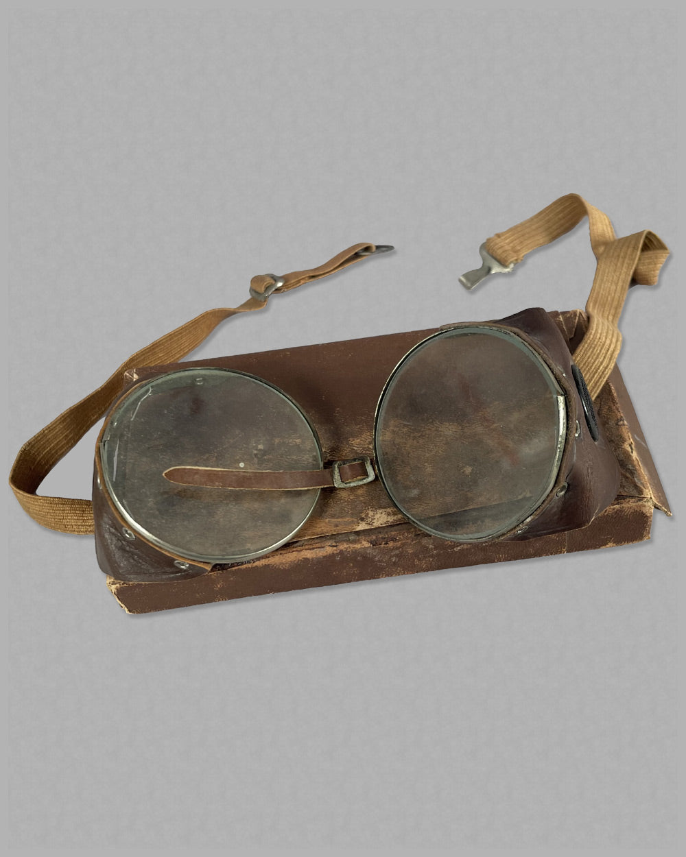 1920’s driving goggles in original box 2