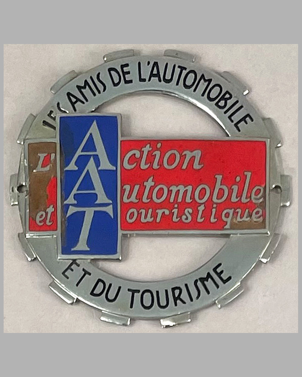L’Action Automobile et Touristique Club grill badge, France