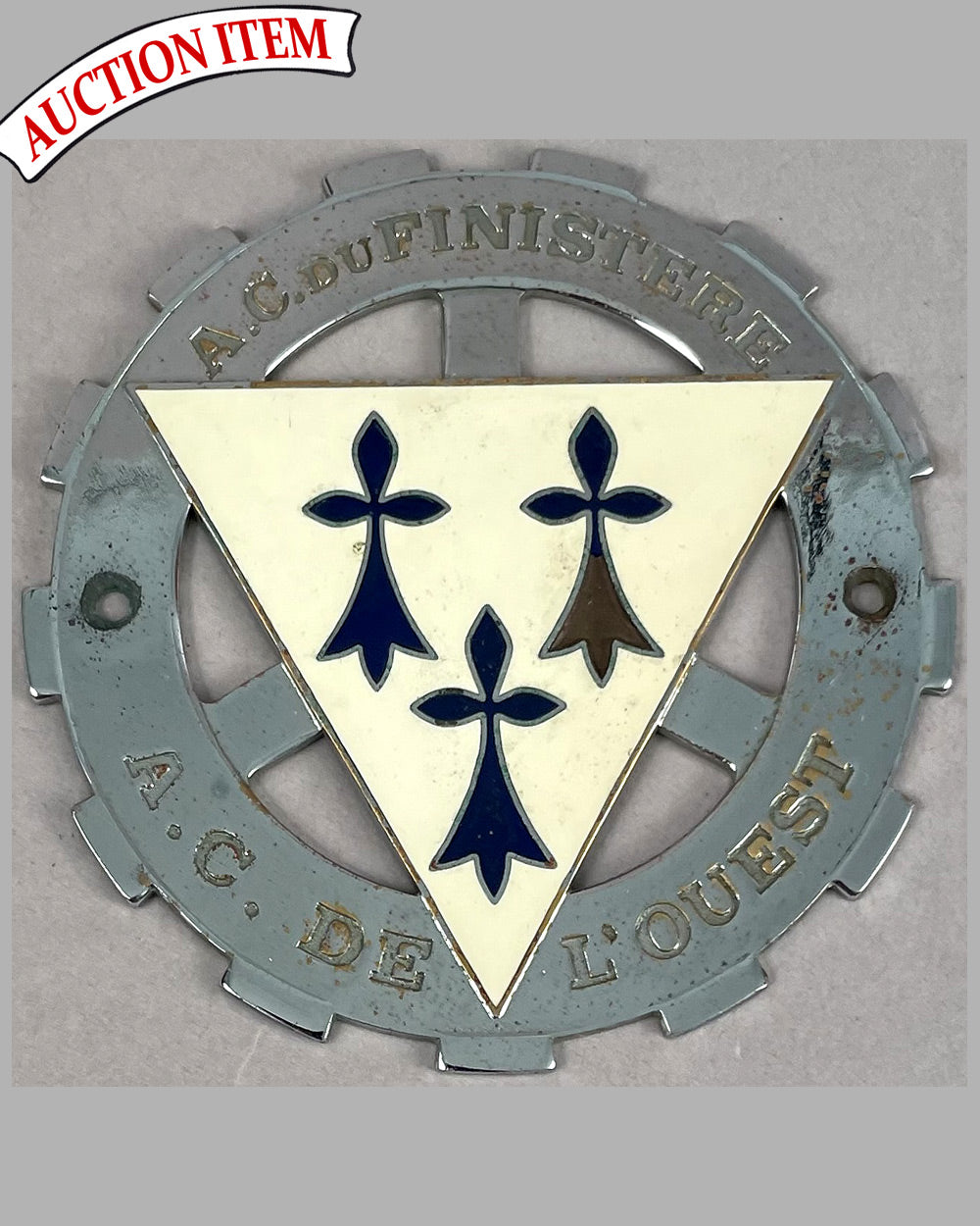 Automobile Club du Finistere grill or dashboard badge