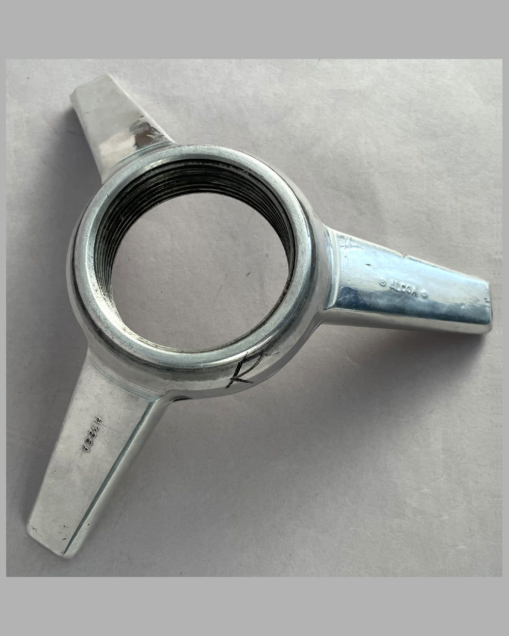 Ford Cobra style knock off screw on spinner by Halibrand 2