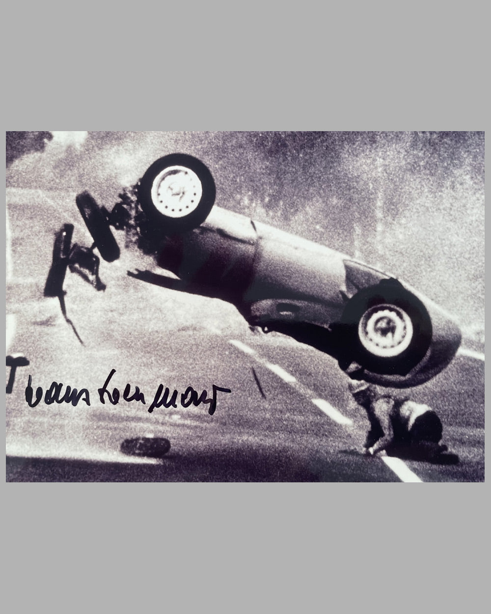 Hans Hermann Grand Prix of Germany at AVUS in 1959 photograph, autographed by Hermann