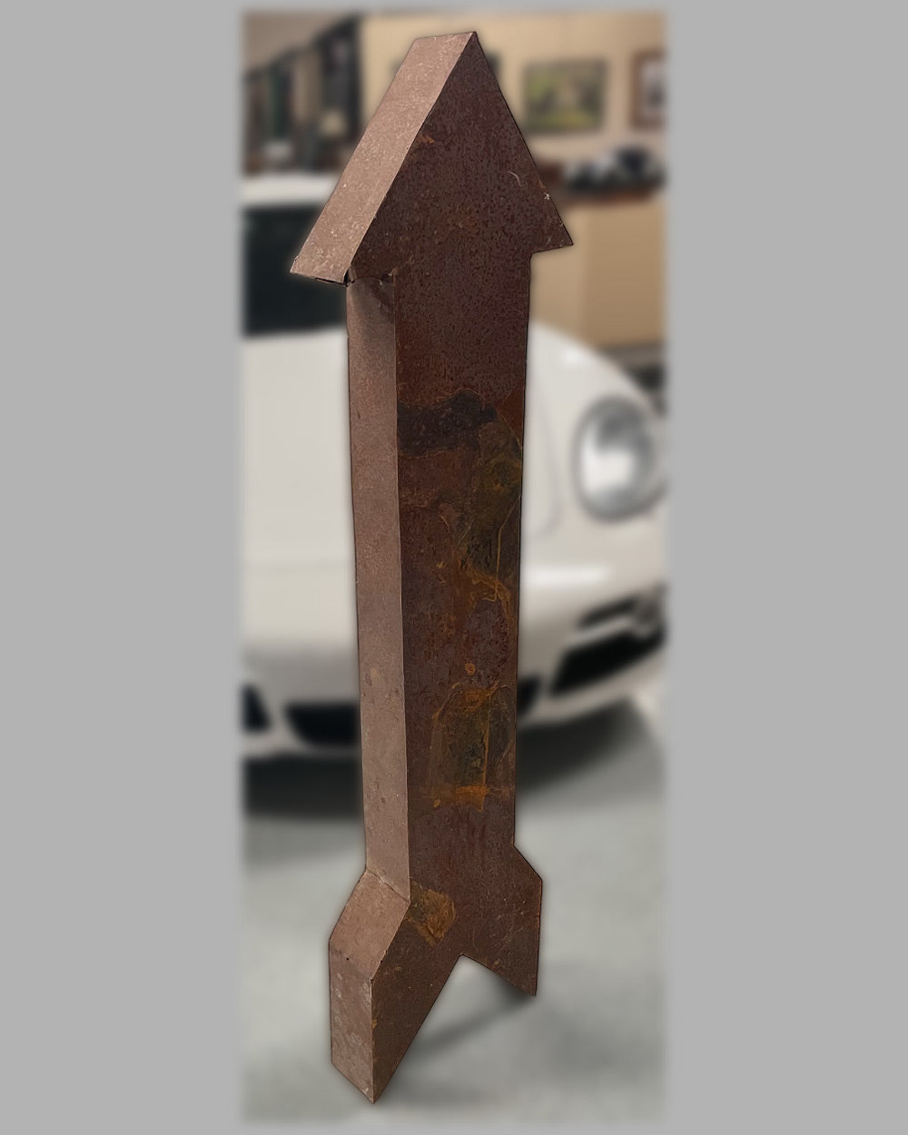 Large metal arrow sign 2