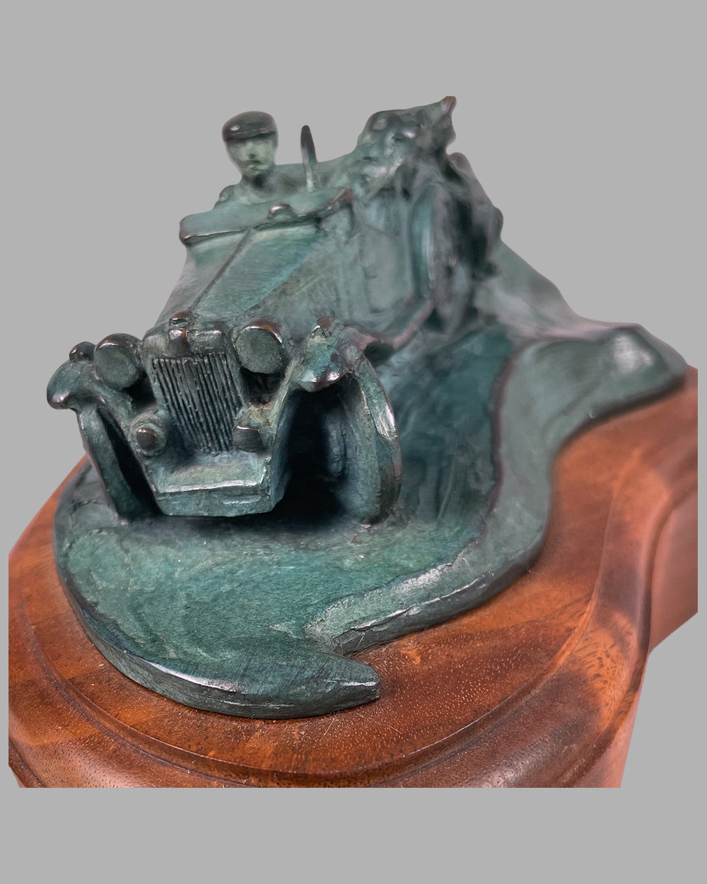 MGTC bronze sculpture by Larry Braun, 1985 2