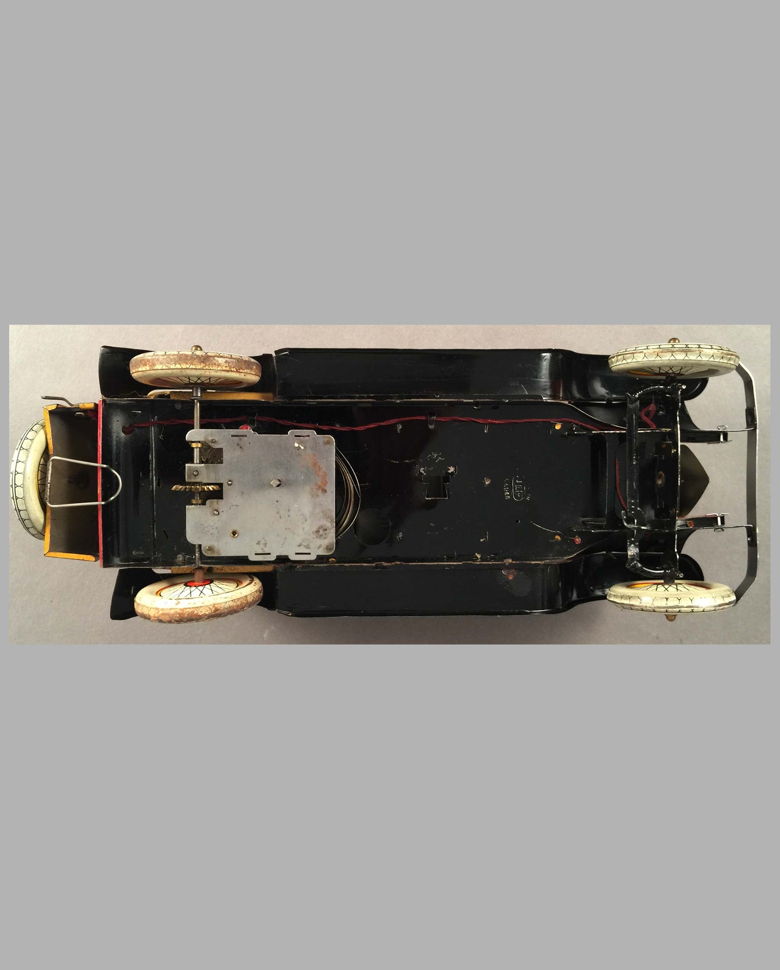 Renault 1920’s Limousine period tin toy by J.E.P. France 6