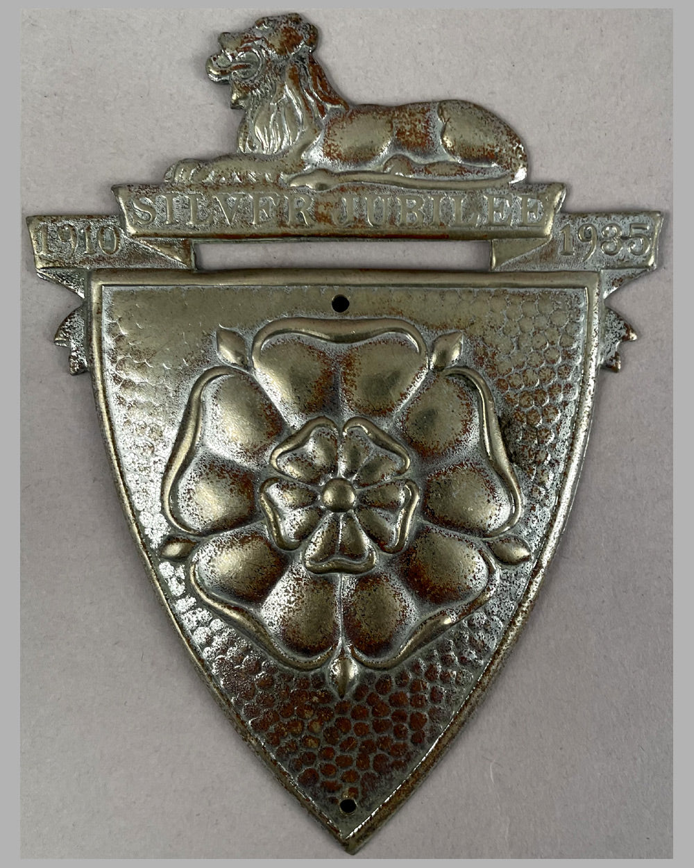 Silver Jubilee, 1910-1935 dash plaque or grill badge