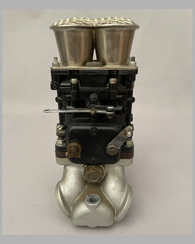 Three downdraft Weber carburetors, 40DCZ6 5