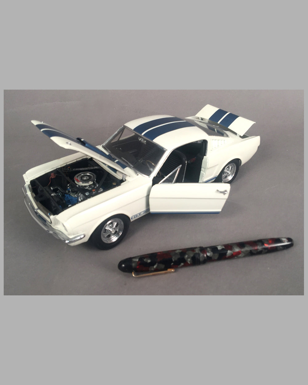 1965 Shelby Mustang GT 350 die cast model 2