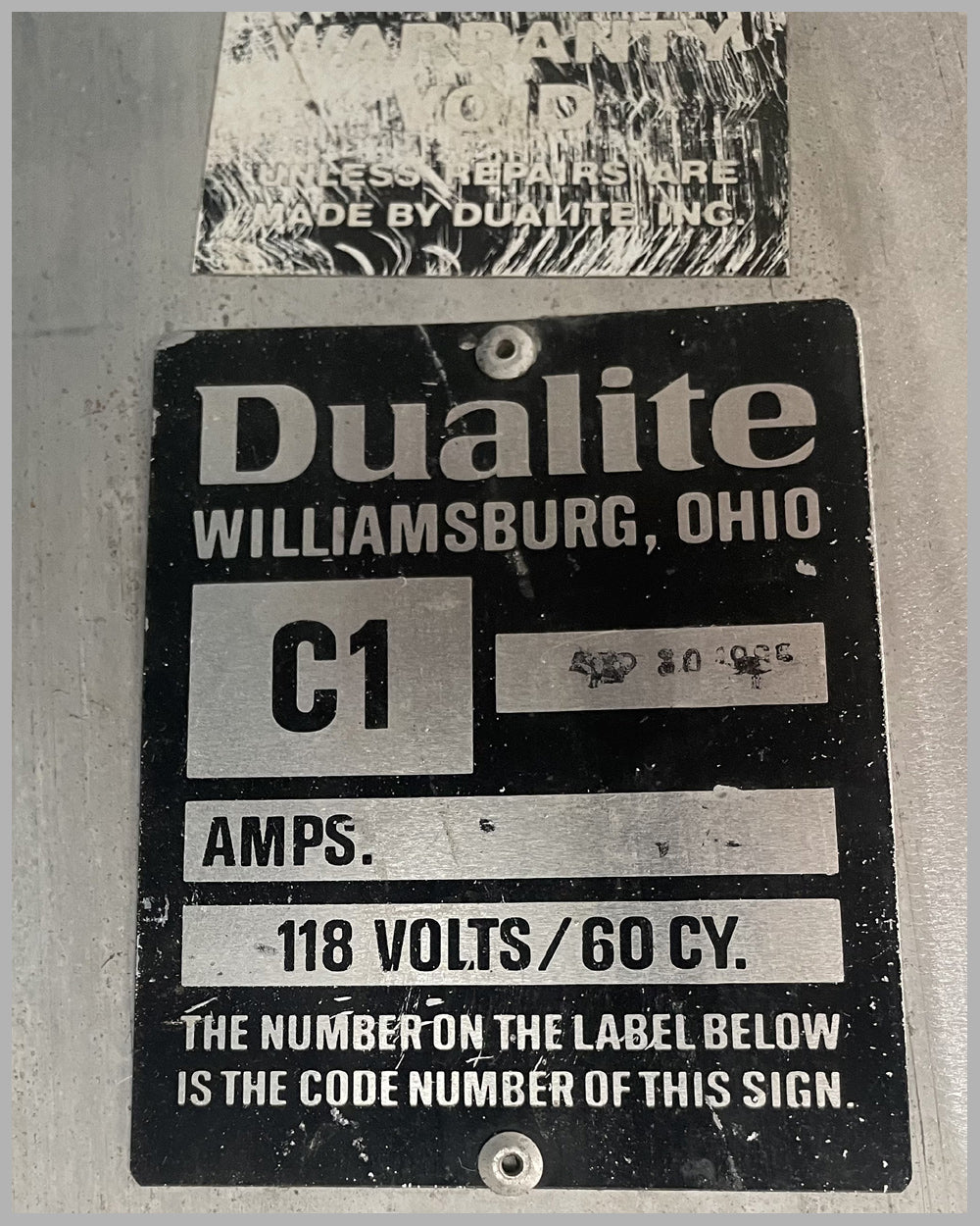 Alfa Romeo large illuminated dealership sign, 1960&#39;s to 1970&#39;s 8