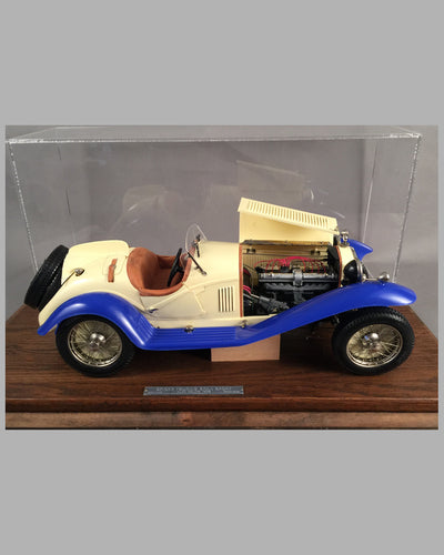 Alfa Romeo 8C 2300 Spider 1932 model by Pocher