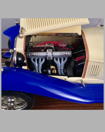 Alfa Romeo 8C 2300 Spider 1932 model by Pocher