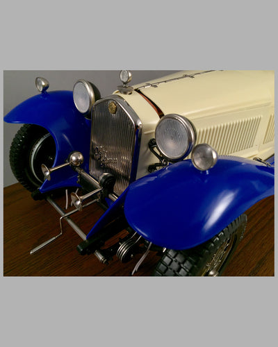 Alfa Romeo 8C 2300 Spider 1932 model by Pocher