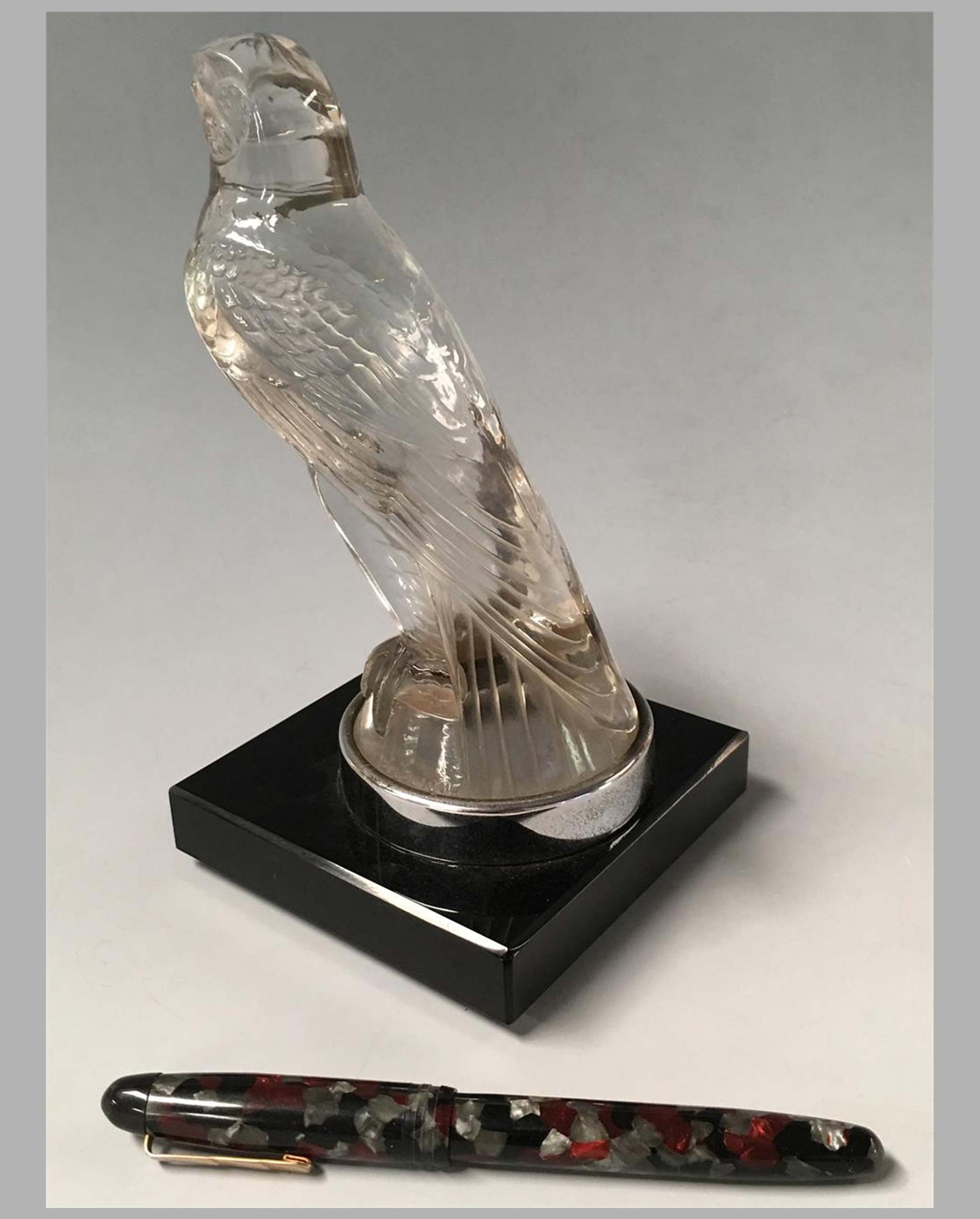 Le Faucon – Falcon mascot by René Lalique, front