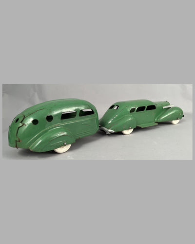 Large Streamline sedan with trailer original metal toy from the 1930's 4